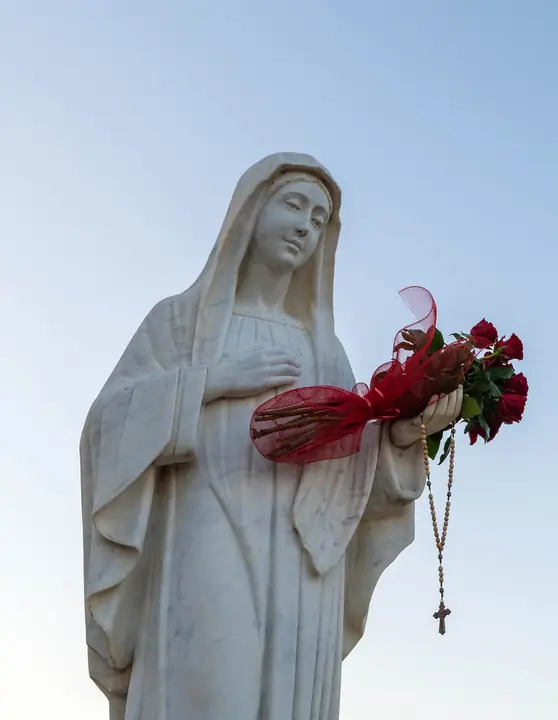La Virgen, iglesia de Santiago Apóstol